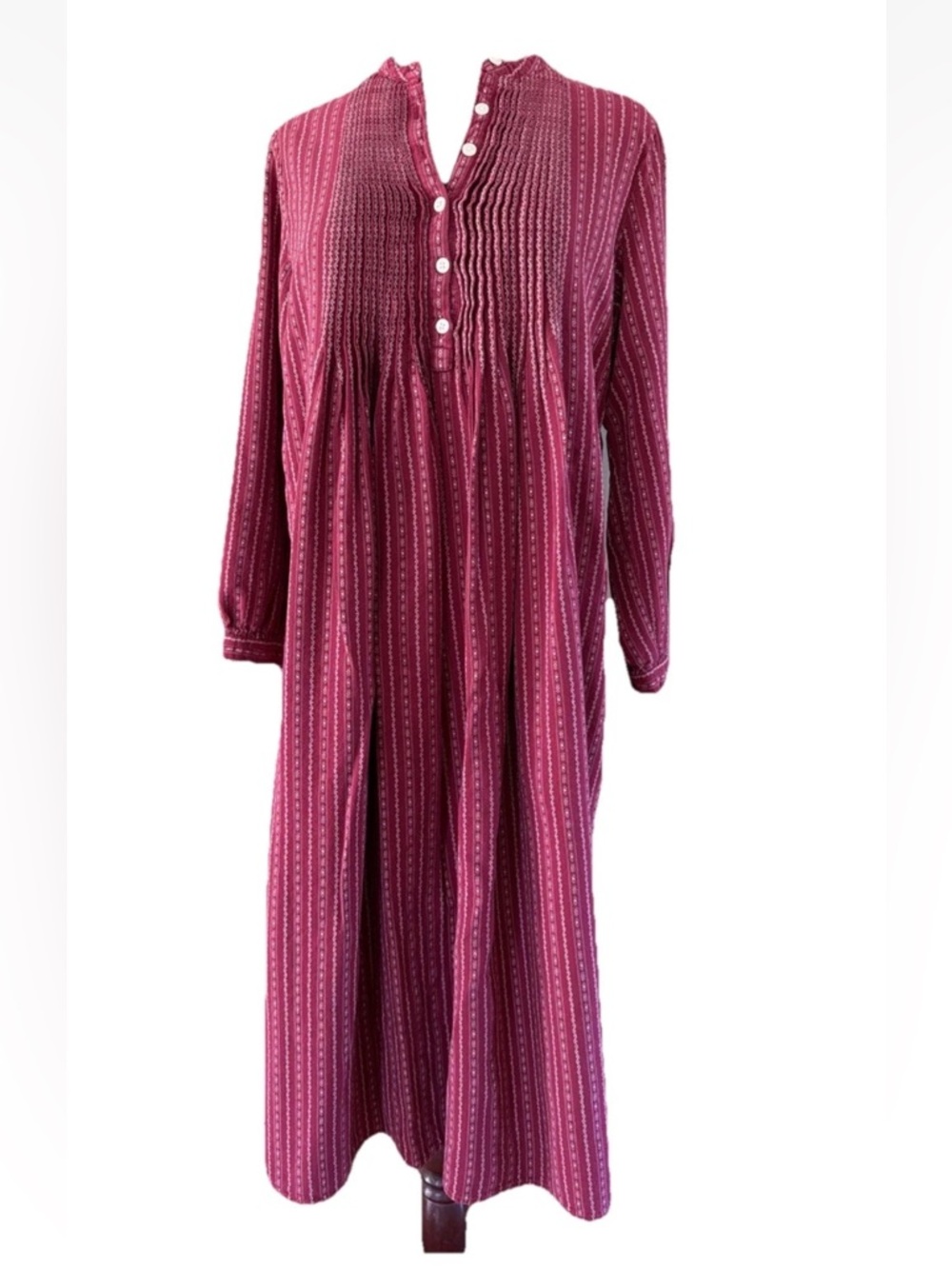 L.L.Bean Dobby Pintuck Nightgown Red Floral Striped Cotton Flannel Size Pet. SM